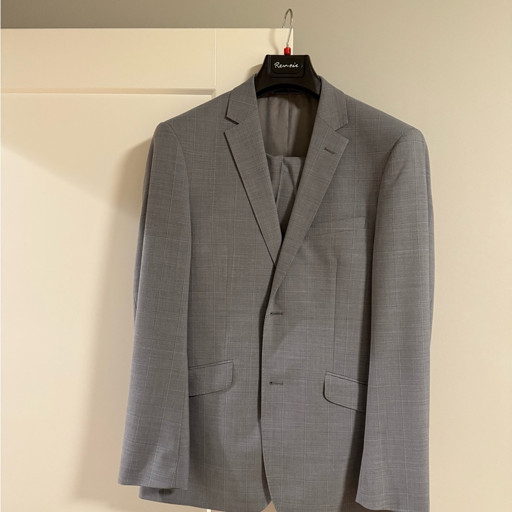 Men's Gray Suit